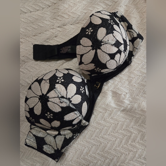 Victoria's Secret Other - ☕️ VICTORIA'S SECRET STRAPLESS BRA SIZE 36A